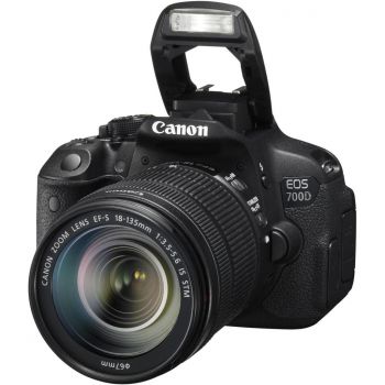 EOS 700D 18-135 IS STM